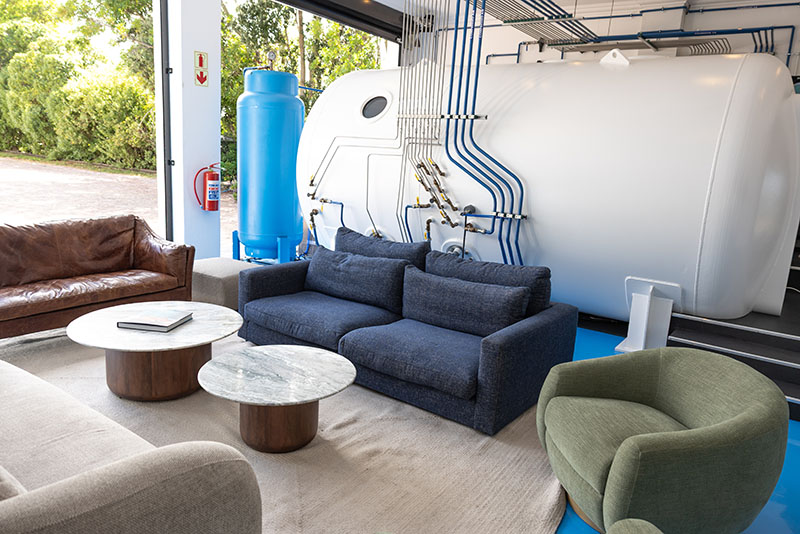 2 wings hyperbarics clinic profile feb 2026